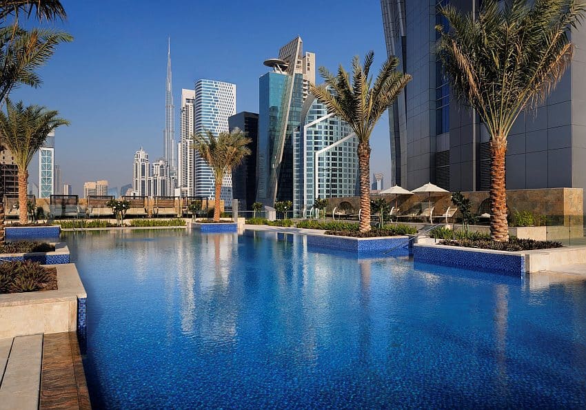 Pool Dubai JW Marriott Marquis Pool auf Dachterasse Dubai