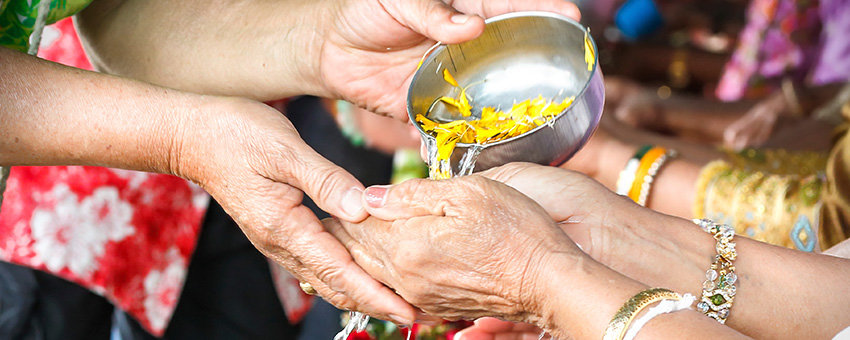 Songkran Thailaendisches Neujahr