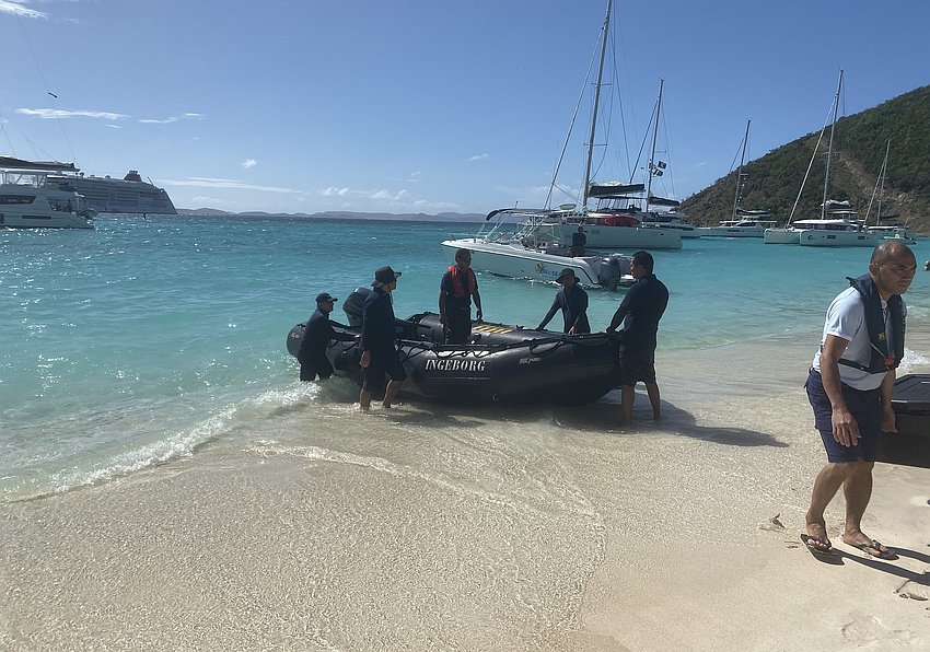 White Beach Auf Jost Van Dyke