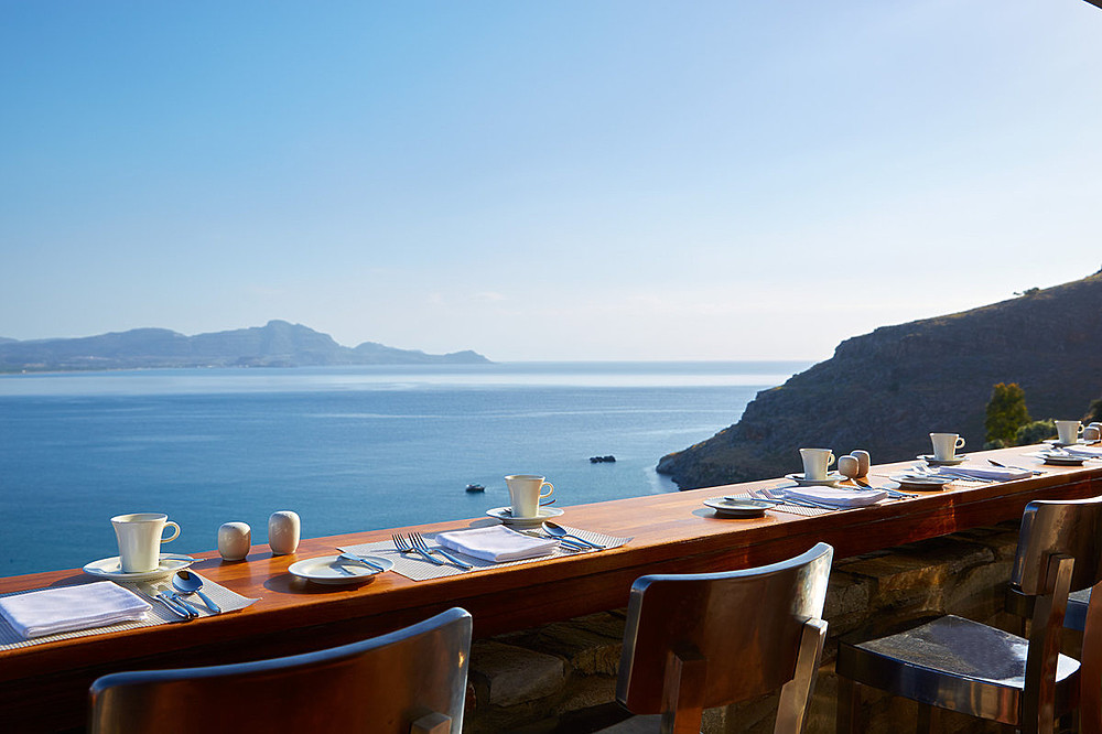 Lindos Blu Luxury Hotel & Suites Preise : Im Sommer ab 114,- EUR | EWTC