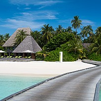 Arrival Jetty - Anantara Kihavah Villas