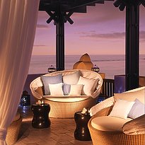 C Lounge - Sharq Village & Spa, A Ritz-Carlton Hotel