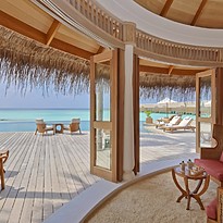 Compass Pool Bar - Milaidhoo Island Maldives