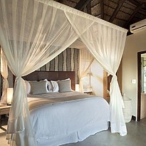 Deluxe Suite - Mhondoro Game Lodge