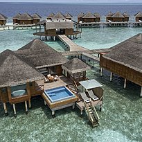 Lagoon Bungalow mit Pool - Huvafen Fushi
