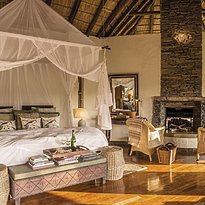 Luxury Room - Tuningi Safari Lodge