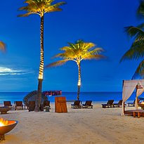 Onu Onu Beach Bar - Fairmont Maldives Sirru Fen Fushi