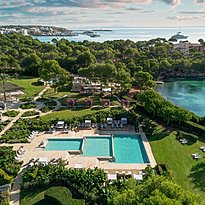 Pool - The St. Regis Mardavall Mallorca Resort