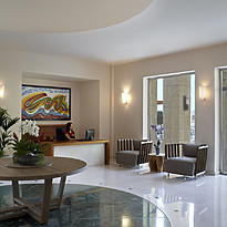 Rezeption - Elite Suites