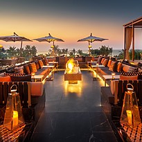 Roman Lounge