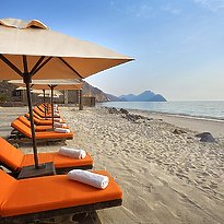 Strand des Six Senses Zighy Bay