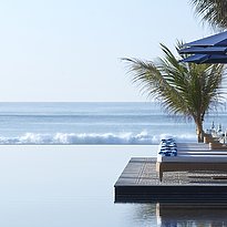 Strand und Pool des Al Baleed Resort Salalah by Anantara