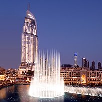 The Address Downtown und The Fountain