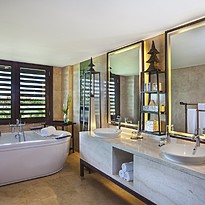 St. Regis Suite Badezimmer - The St. Regis Bali Resort