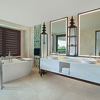 St. Regis Suite Badezimmer - The St. Regis Bali Resort