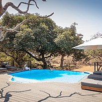 Tuningi Safari - Lounge - Pool Deck 