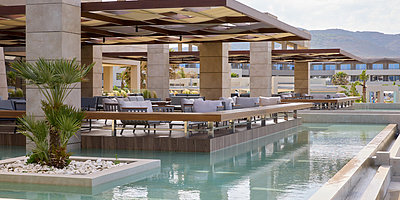 Lounge Bar - Euphoria Resort
