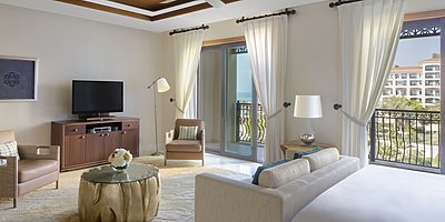 St. Regis Suite Wohnbereich - The St. Regis Saadiyat Island Resort