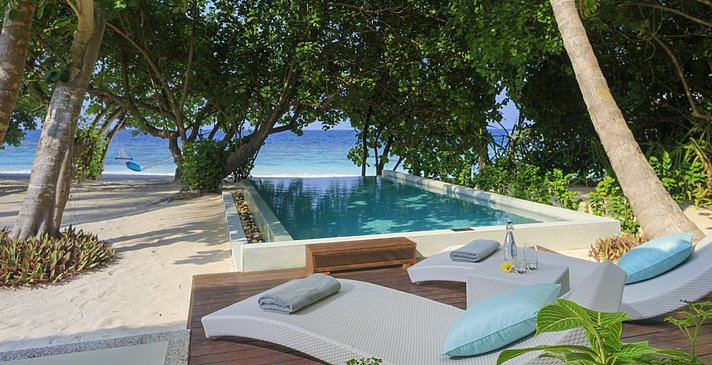 Beach Deluxe Villa mit Pool - Dusit Thani Maldives