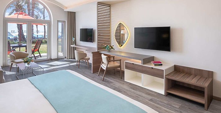 Beachfront Terrace Junior Suite
