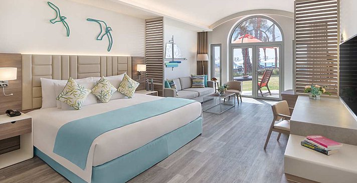Beachfront Terrace Junior Suite