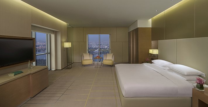 Club Deluxe Room (King)