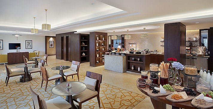 Club Lounge - The Ritz-Carlton, Dubai