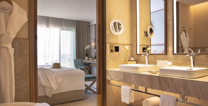 Premium Club Ocean Room Badezimmer - Jumeirah Muscat Bay
