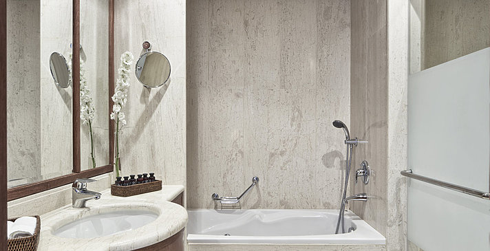 Deluxe Suite Sea View Private Pool - Blue Palace, A Luxury Collection Resort & Spa
