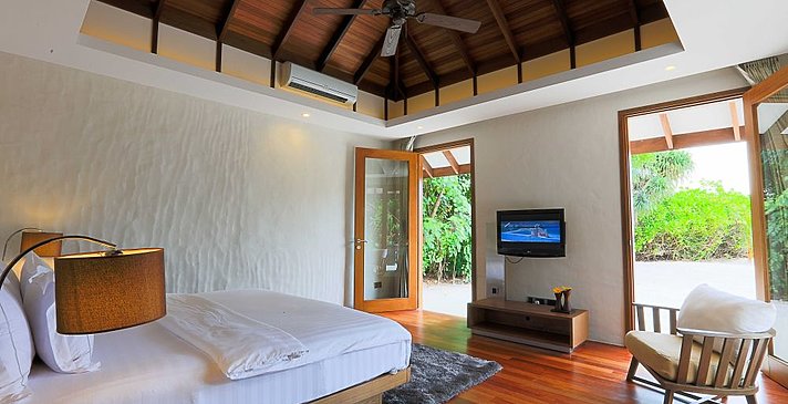 Deluxe Sunset Beach Villa - Hideaway Beach Resort & Spa