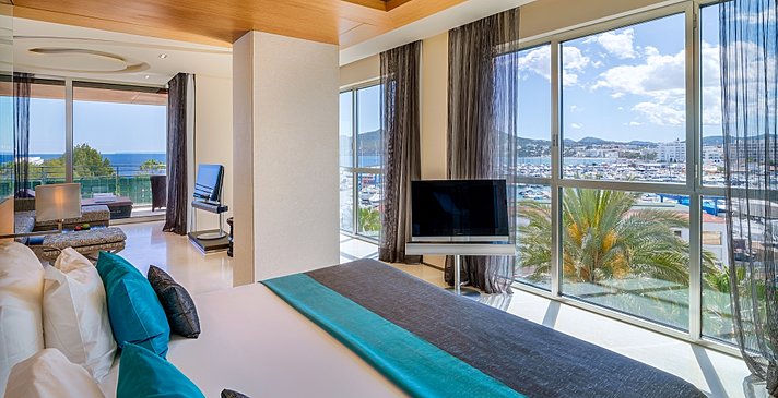 Grand Corner Suite - Aguas de Ibiza