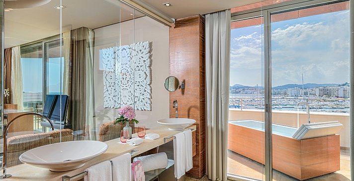 Grand Corner Suite - Aguas de Ibiza