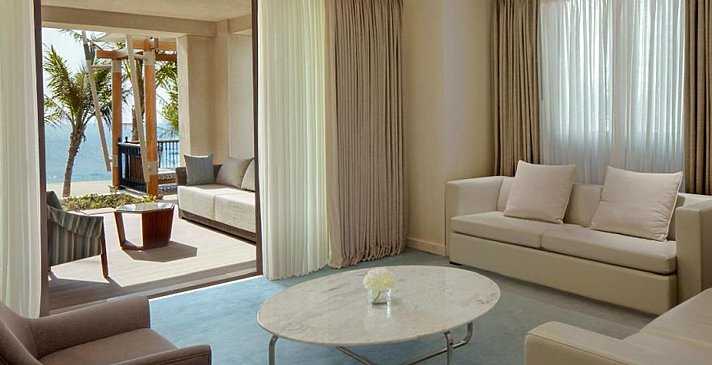 Gulf Ocean Suite Wohnzimmer - Jumeirah Al Naseem