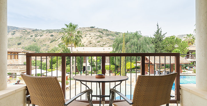 Junior Suite Pool View - Columbia Beach Resort