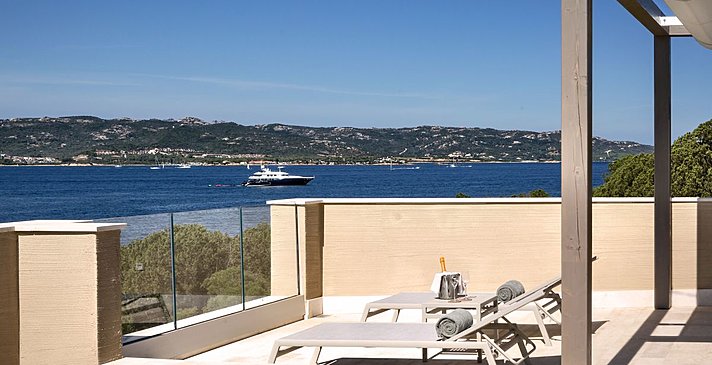 King Bed Deluxe Rooftop - 7Pines Resort Sardinia