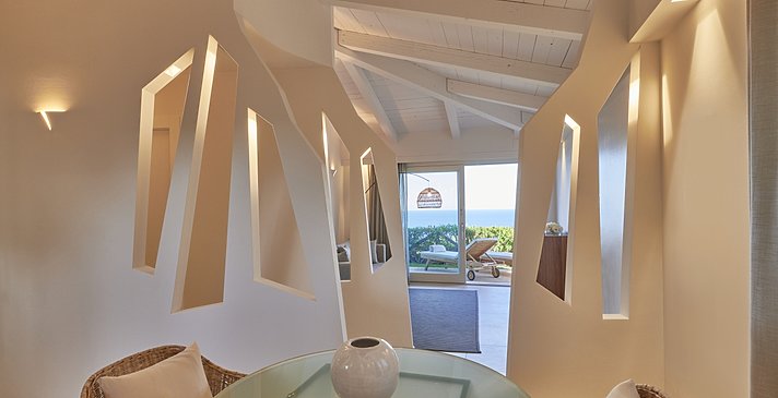 King Suite Sea View - Baia di Chia Resort, Curio Collection by Hilton