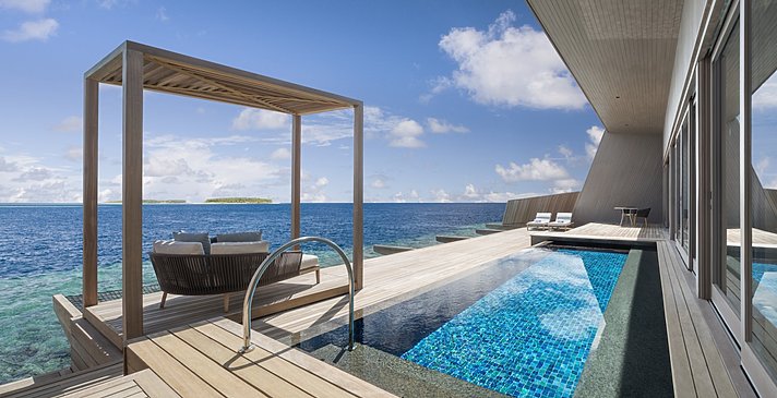 Lagoon / Ocean Overwater St. Regis Suite with Pool - The St. Regis Maldives Vommuli Resort