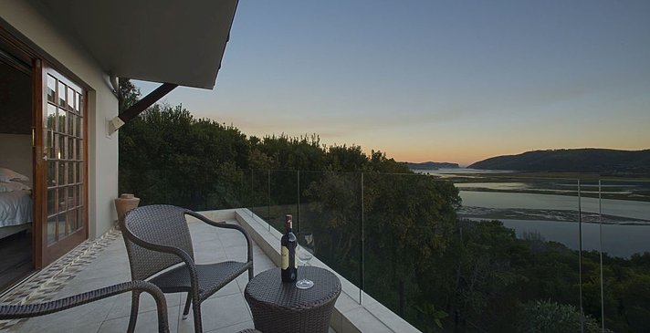 Luxury Lagoon Suite - Sunbird - Kanonkop Guest House