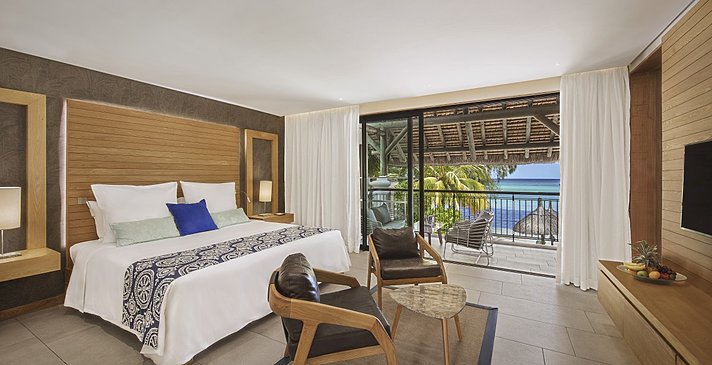 Ocean Beachfront Suite - Paradis Beachcomber Golf Resort & Spa