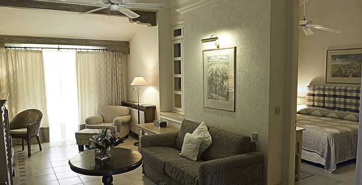 One Bedroom Family Suite - Columbia Beach Resort
