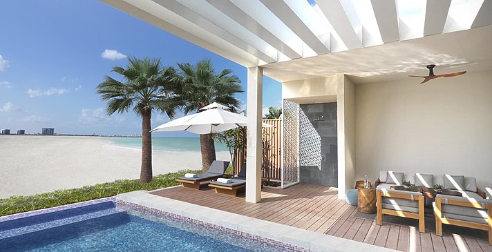 Terrasse einer Beachfront Private Pool Villa
