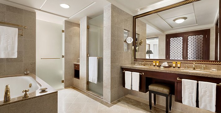 One Bedroom Suite Badezimmer - Shangri-La Al Husn Resort & Spa