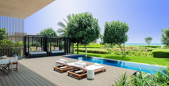 Pooldeck der Two Bedroom Pool Villa