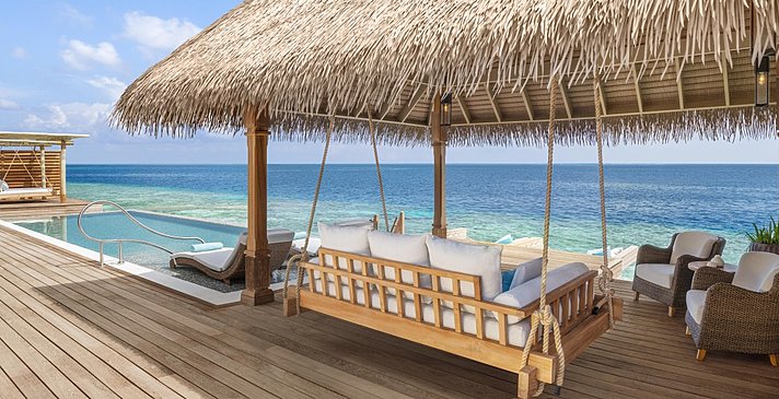 Reef und Overwater Villas Pooldeck - Waldorf Astoria Maldives Ithaafushi