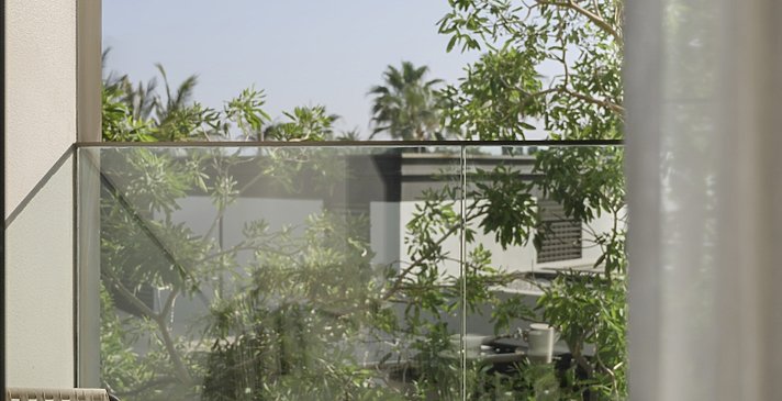 Rising Light Guestroom Balkon - - Delano Dubai