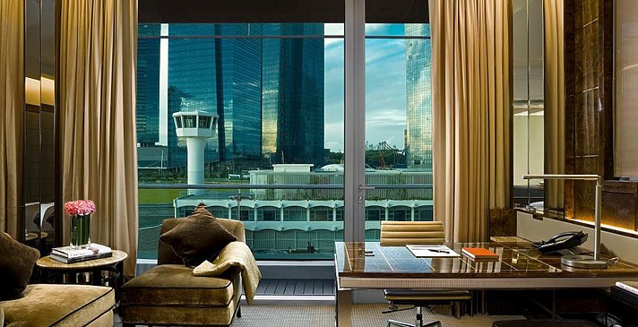 Deluxe Room - The Fullerton Bay Hotel