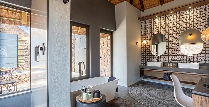 Tuningi Safari - Luxury Suite - Badezimmer 