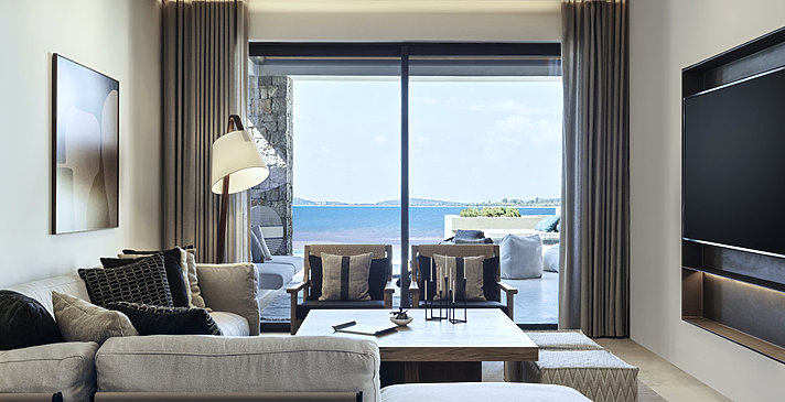 WOW Beachfront Infinity 1 BR Suite - W Costa Navarino