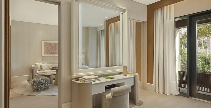 Waking Eclipse Suite - Delano Dubai