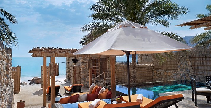 Wohnbeispiel Beachfront Pool Villa - Six Senses Zighy Bay